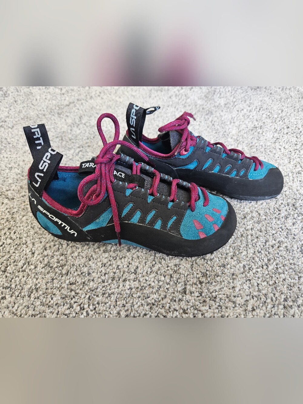 La Sportiva Tarantulace Climbing Shoes - Teal & Magenta Accents Size 7